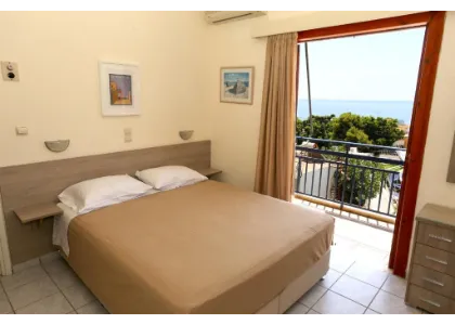 Hotel Karyatides -  Agia Marina Chania