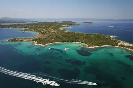 Blue Lagoon-Vourvourou Cruise with Lunch from Ouranoupolis