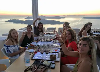 4-Hour Small Group Wine Tasting Tour in Santorini