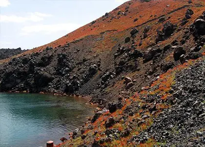 Private Tour of Thira Volcano and Hot Springs in Santorini