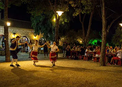 Dinner with Greek Dancing & Wine in Zakynthos